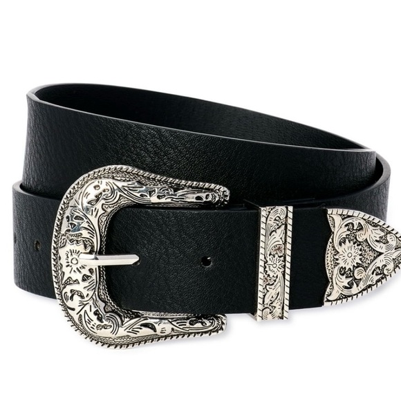 Black Belt with Silver Buckle size Women’s S/M - Picture 2 of 3